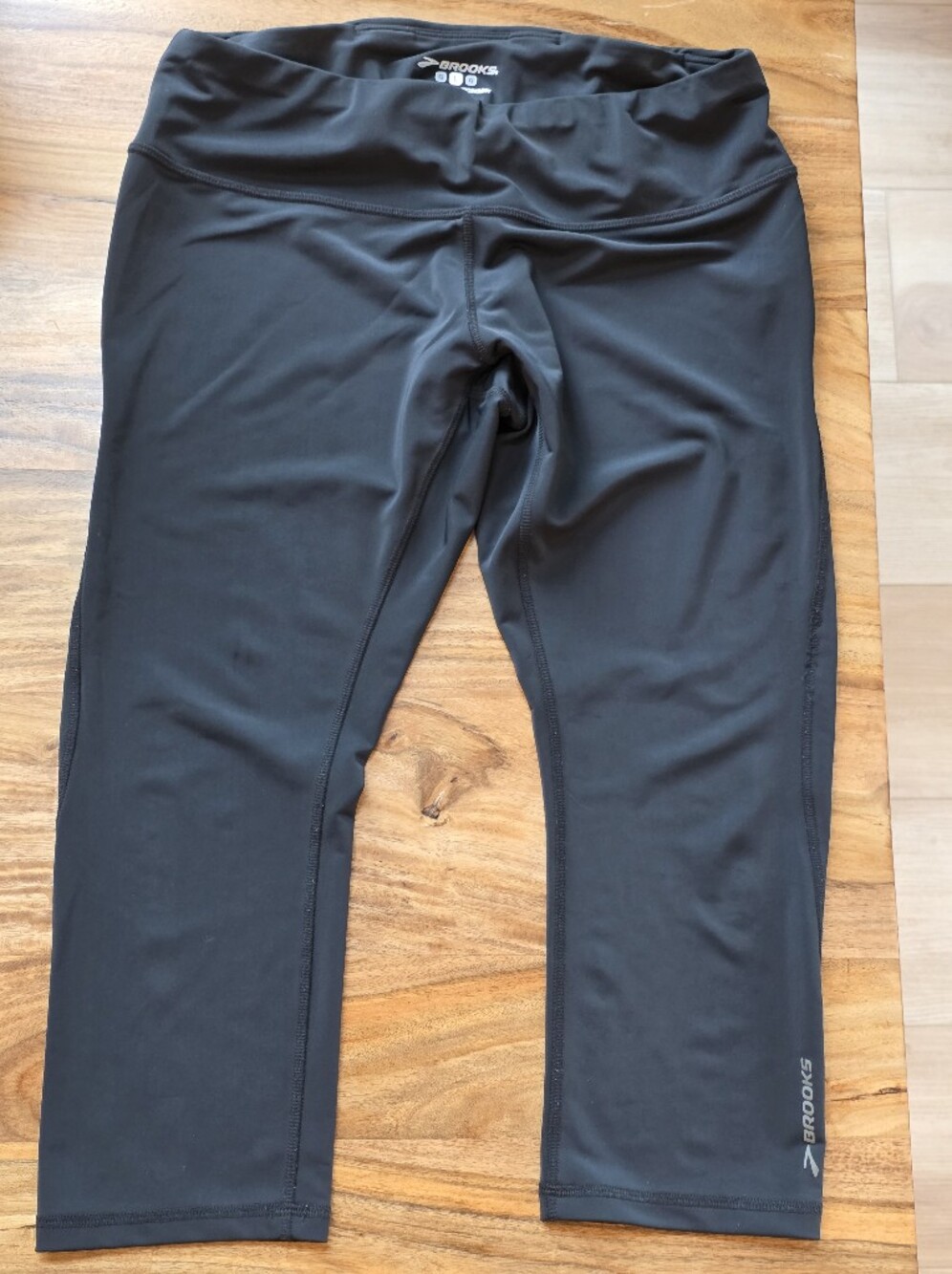 Brooks women's athletic running leggings/capris- Size Large In Black